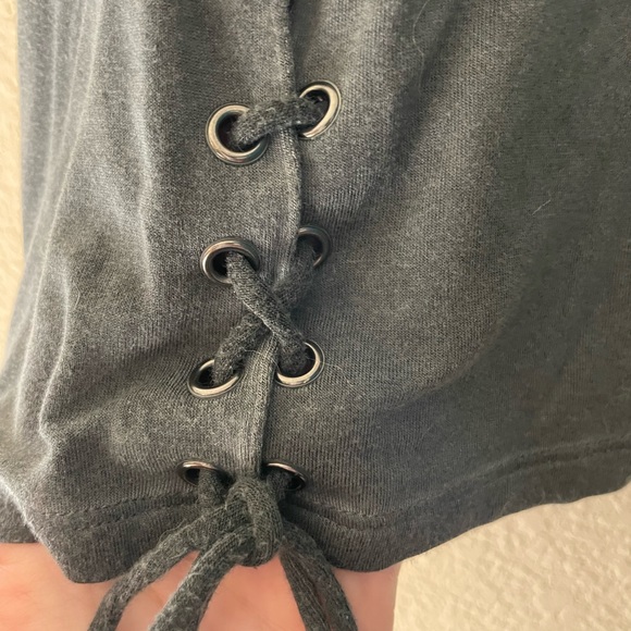 NWOT ▪️ AE Tee - Picture 3 of 5